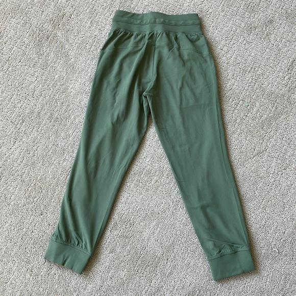 Lululemon High-Rise Jogger Crop - Picture 11 of 12